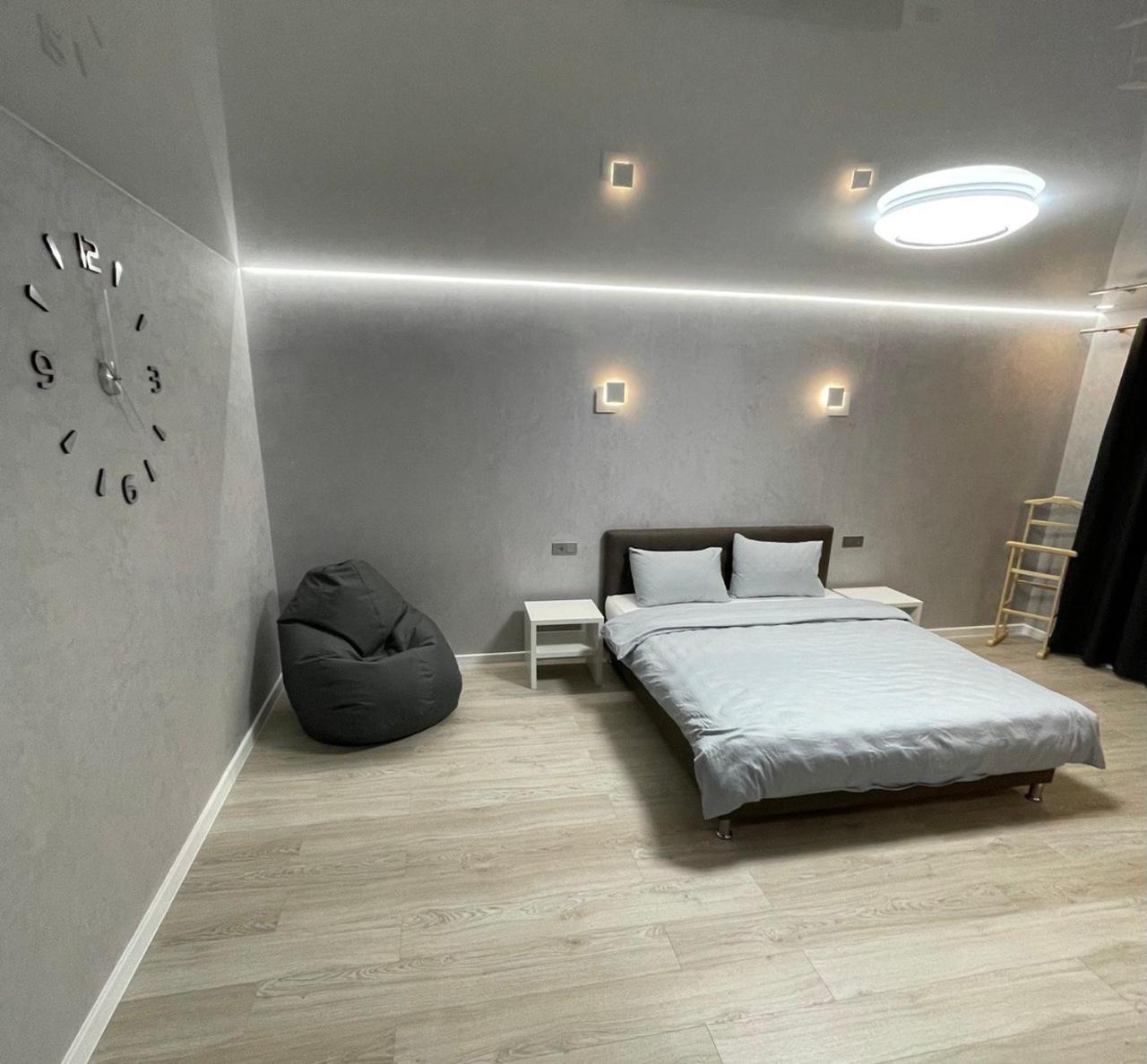 Apartcenter Вип Апартаменты В Центре Города На Гагарина Kryvyi Rih Exterior foto