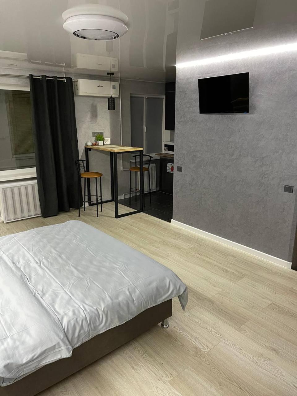 Apartcenter Вип Апартаменты В Центре Города На Гагарина Kryvyi Rih Exterior foto
